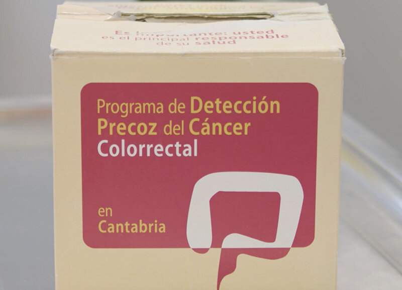 Caja situada en los centros de salud para depositar la prueba (Foto: Medicina Cantabria)