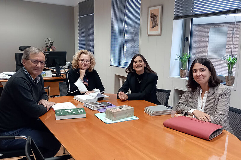 Encuentro entre representantes de las instituciones (Foto: Gobierno de Cantabria)