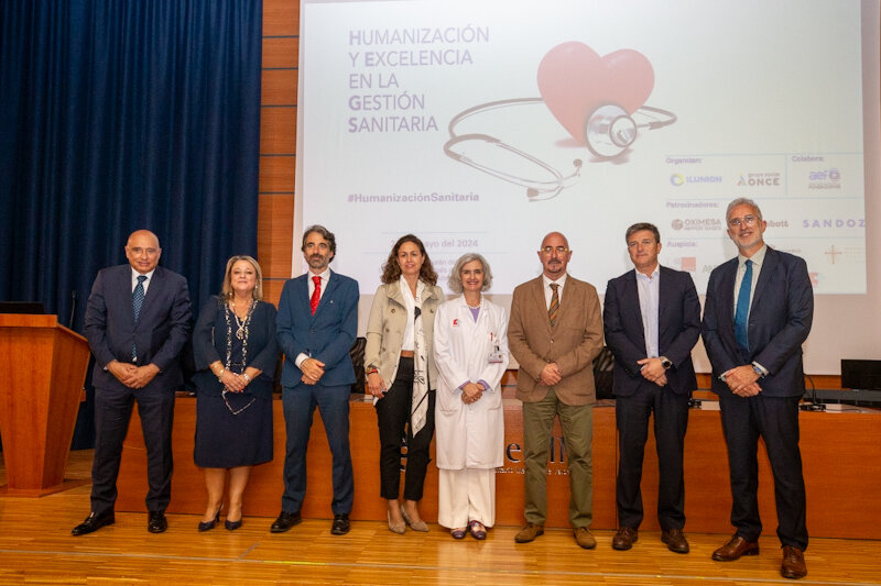 Foto de familia tras el evento (Foto: Gobierno de Cantabria)