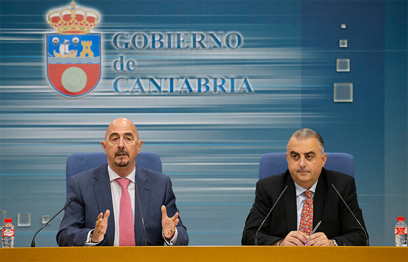 Los consejeros en la rueda de prensa de esta mañana (Foto: Gobierno de Cantabria)