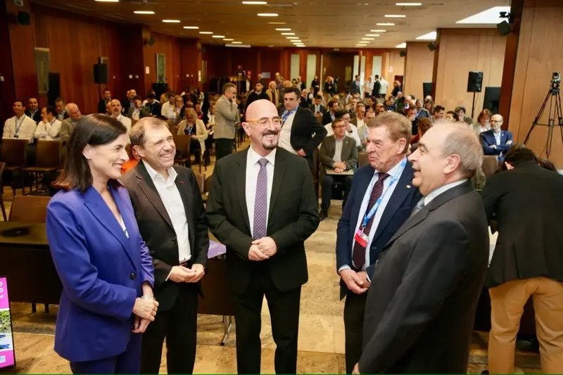 Autoridades durante la inauguración esta mañana del Foro (Foto: Gobierno de Cantabria)